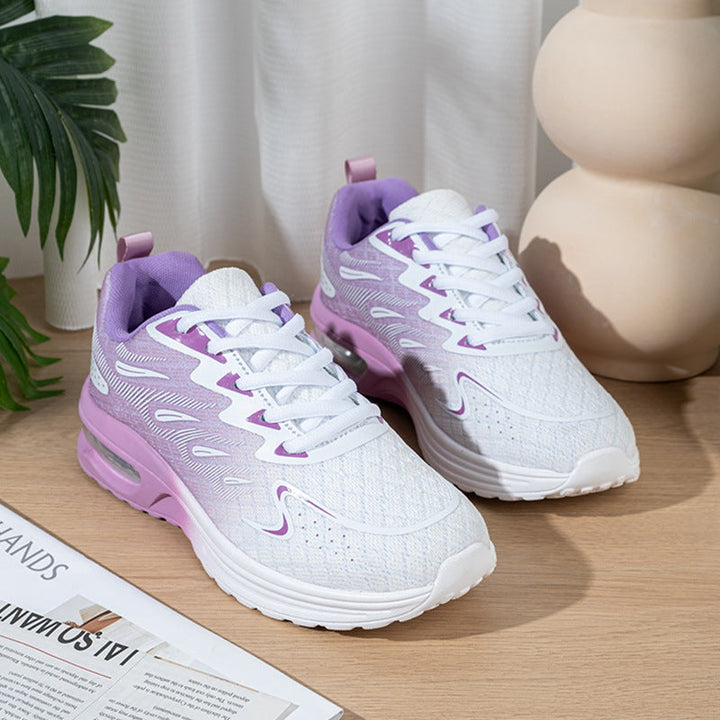 Sneakers donna sportive e comode, con design leggero e traspirante per il massimo comfort quotidiano.