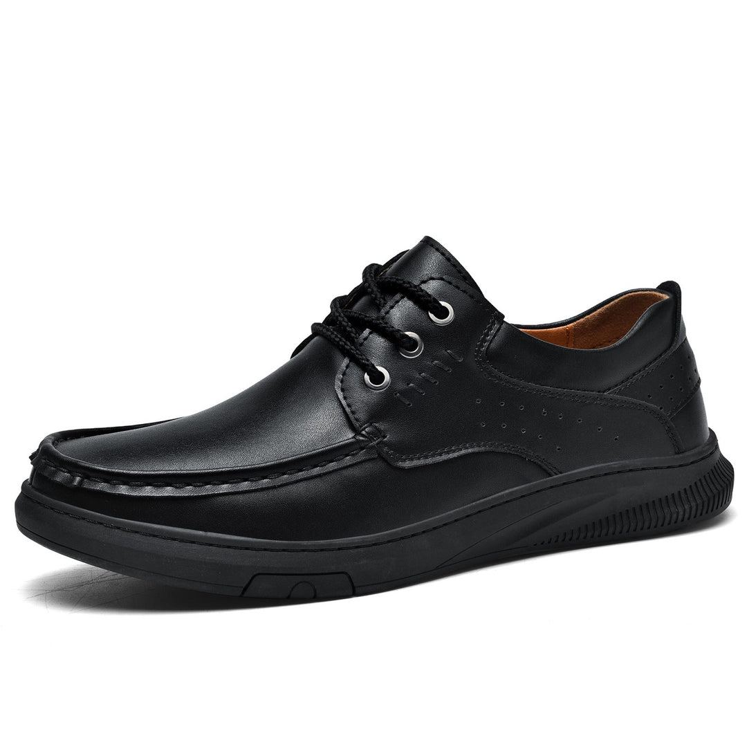 Mocassini uomo casual traspiranti a punta tonda, ideali per primavera ed estate.