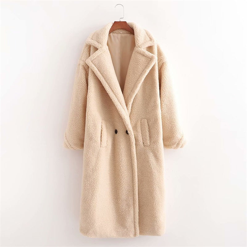 Elegante cappotto invernale da donna, lungo e caldo, ideale per il comfort invernale.
