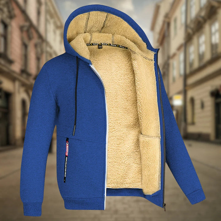 Confortevole giacca uomo invernale con cappuccio, stile casual e calore assicurato per le giornate fredde.