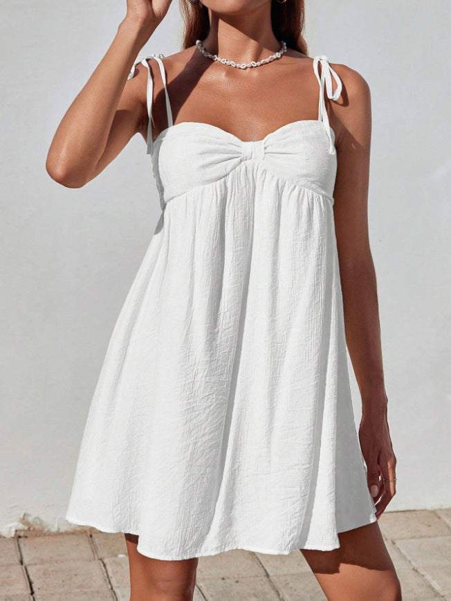 Mini abito donna tinta unita, casual ed elegante. Stile versatile e comodo per ogni giorno.