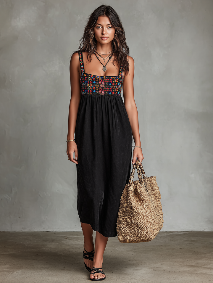 Abito donna midi versatile, in effetto suede ricamato, perfetto per un look boho chic.
