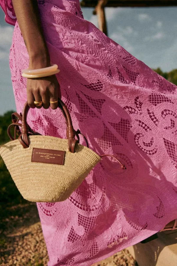 Gonna lunga fluida e top crop ricamato, set estivo donna boho chic. Perfetto per la moda estate 2024.