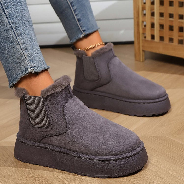 Stivaletti invernali donna versatili per passeggiate. Offrono calore e stabilità, unendo comfort e moda.