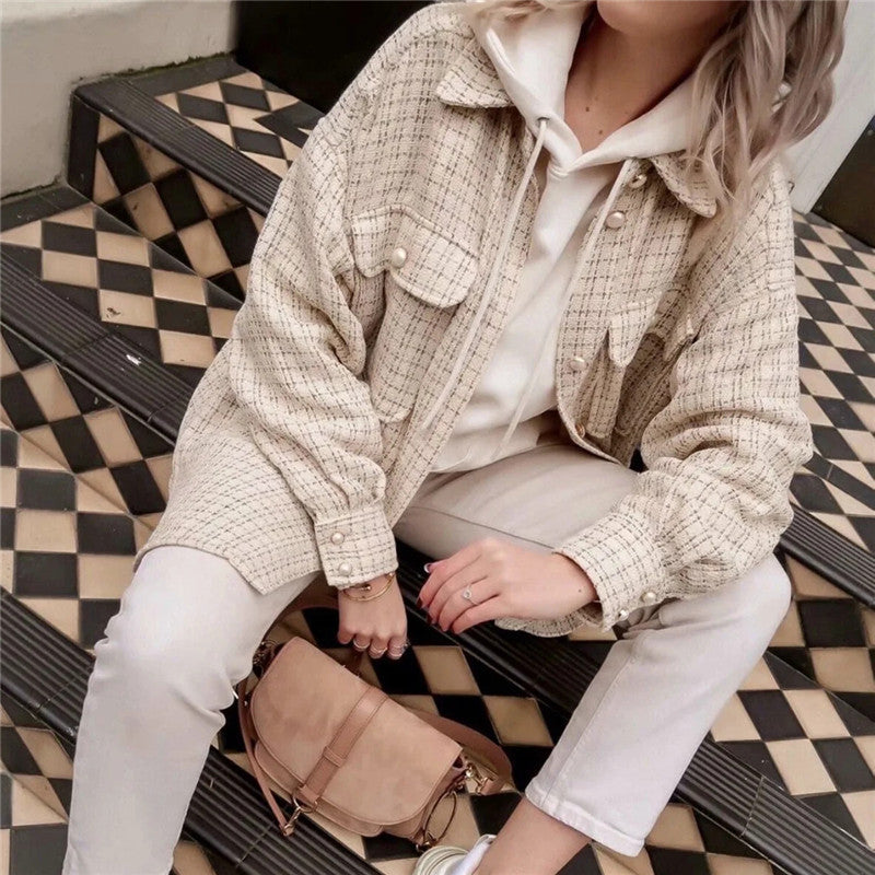 Camicia donna a quadri oversize manica lunga, look autunnale casual. Modello versatile nero e beige per ogni donna.