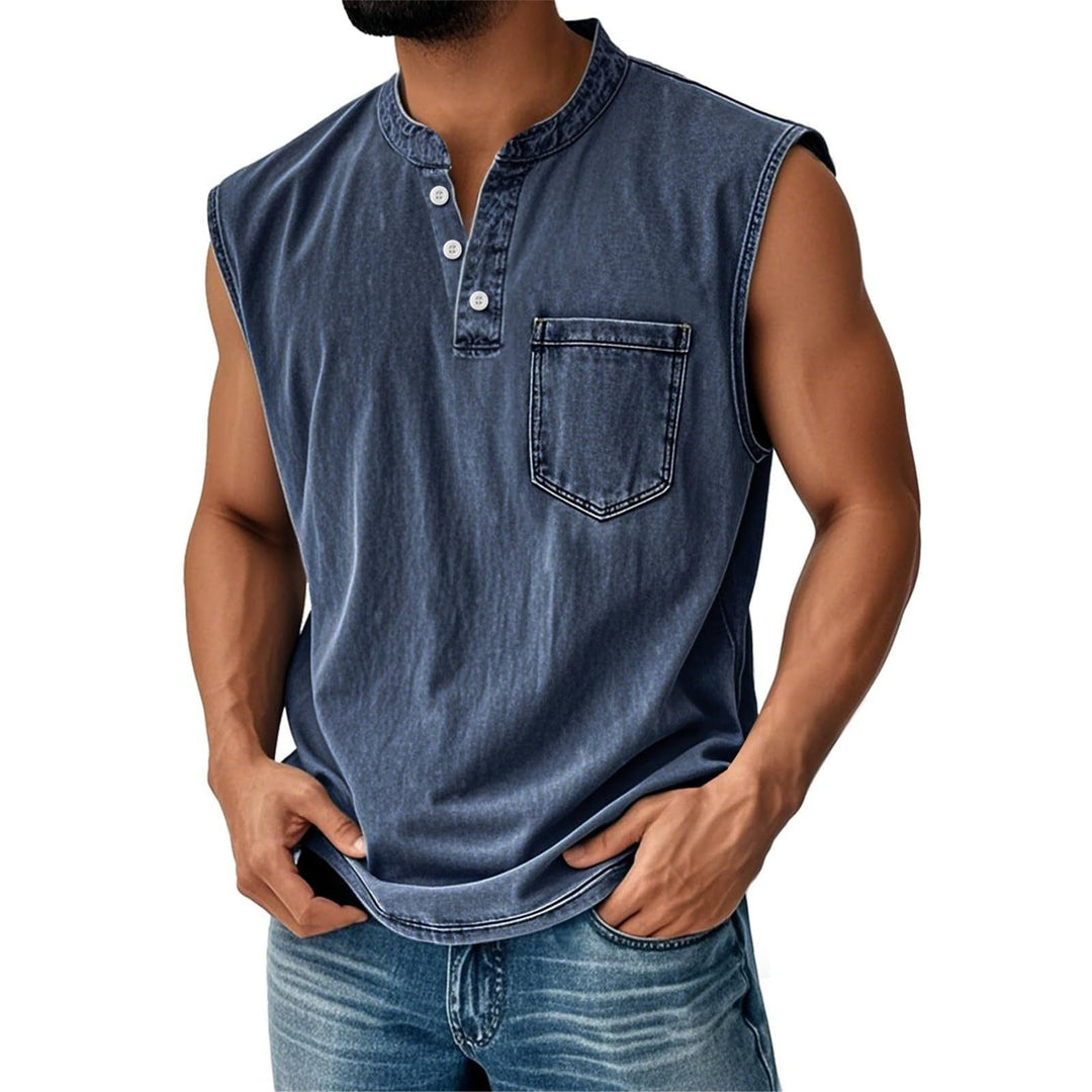 Maglietta uomo senza maniche sportiva, design patchwork trendy. Top aderente per look casual e comfort estivo.