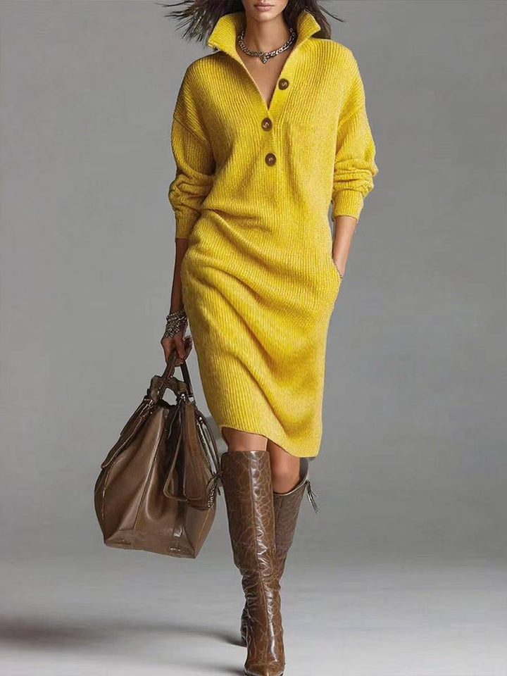 Vestito in maglia donna, lungo, con scollo a V e bottoni. Adatto per look casual o eleganti, molto versatile.
