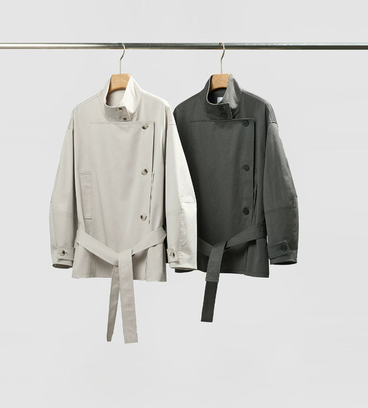 Bottoni giacca doppiopetto donna, dettaglio sartoriale. Aggiunge eleganza al look autunno inverno.