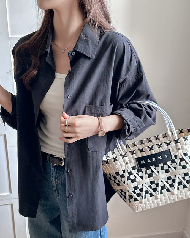 Camicia oversize blu da donna, manica lunga, ampia e confortevole, perfetta per stile casual.