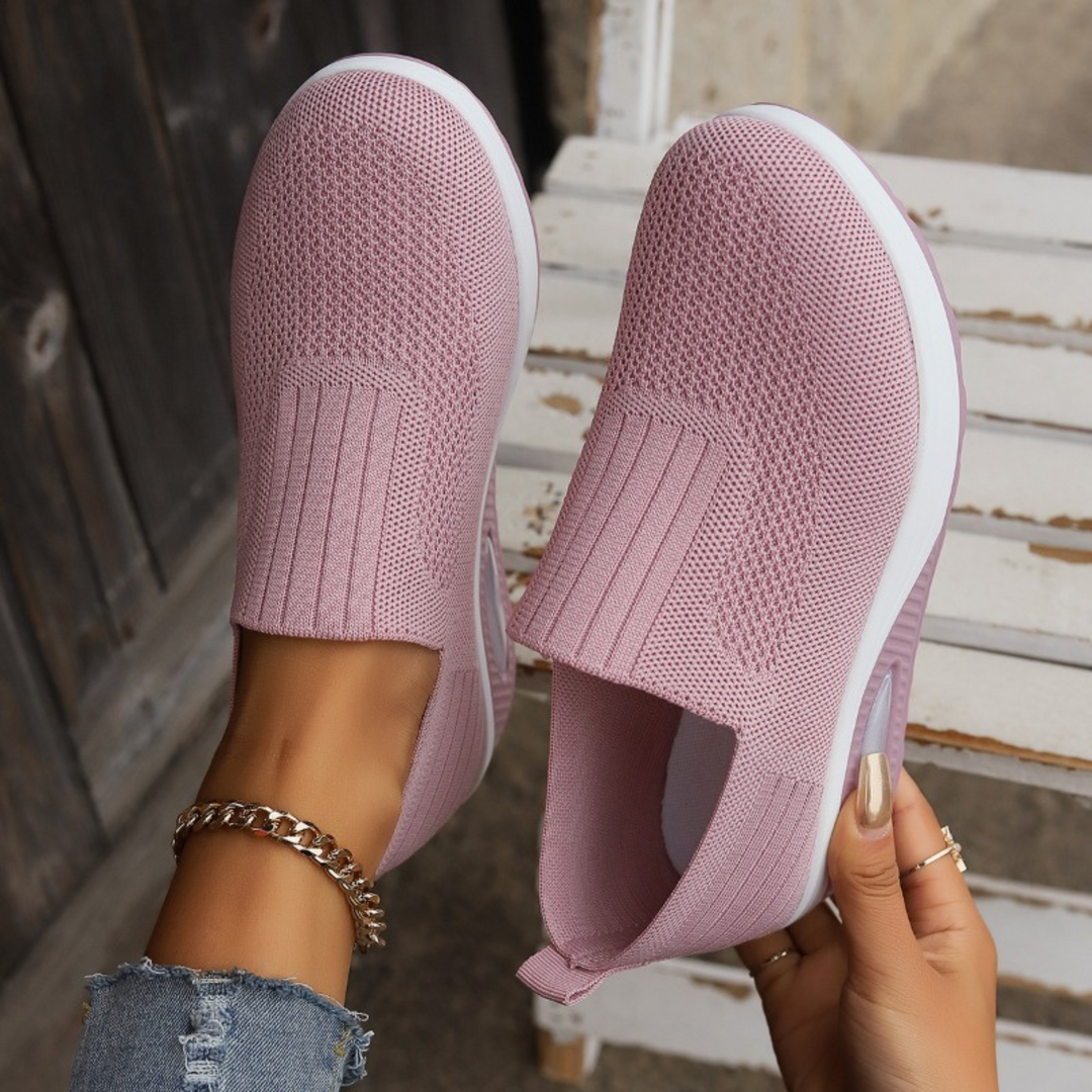 Sneakers ortopediche donna slip-on traspiranti, ideali per camminata quotidiana e comfort tutto il giorno.