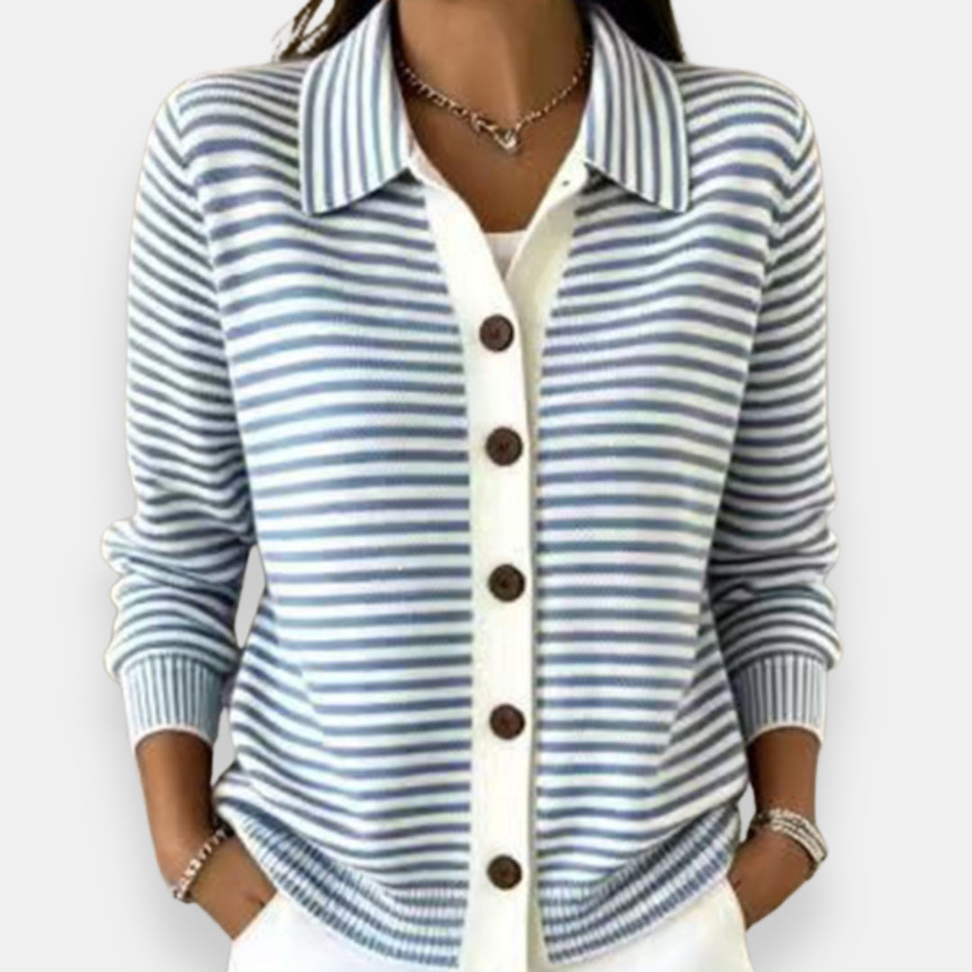 Elegante cardigan donna a righe, stile classico con bottoni. Maglieria confortevole per abbigliamento femminile casual.