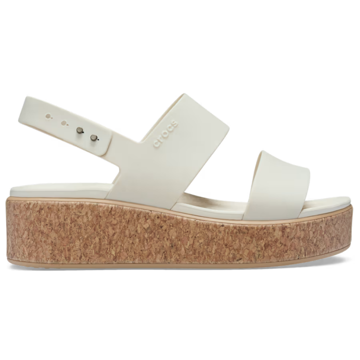Sandali con plateau comodi ed eleganti per donna. Scarpe estive di tendenza, perfette per comfort.