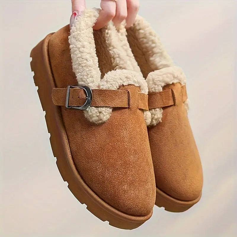 Retro delle scarpe slip-on invernali donna, design pulito e supporto ottimale.