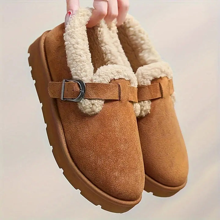 Retro delle scarpe slip-on invernali donna, design pulito e supporto ottimale.