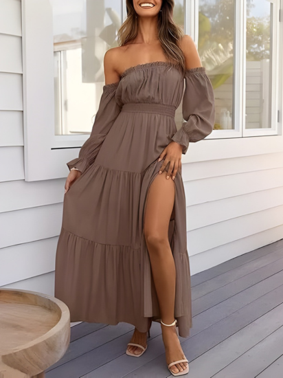 Abito lungo donna estivo bohémien con spalle scoperte, volant e spacco. Perfetto per un look casual elegante.