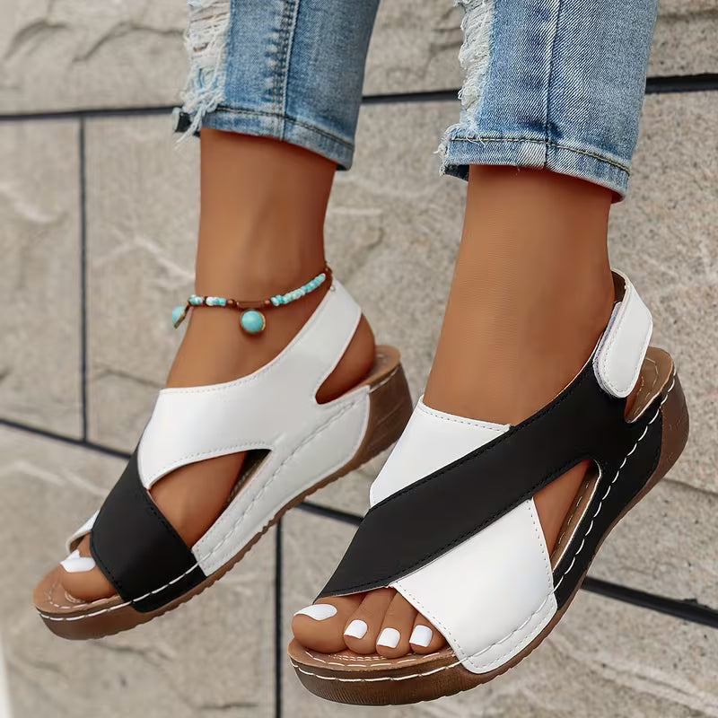 Sandali plateau donna per outfit estivo casual ed elegante, calzature comode per il tuo stile quotidiano.