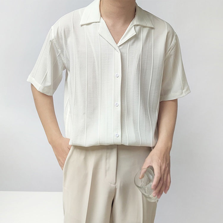 Camicia cardigan uomo estiva bianca a manica corta, ampia e casual, perfetta per la spiaggia.