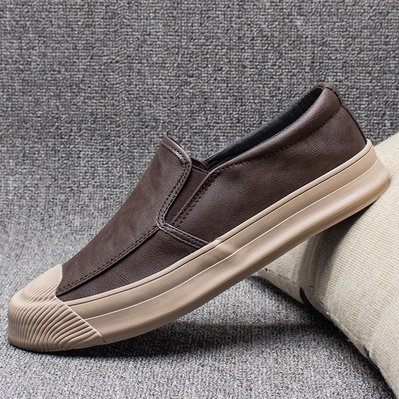 Moderne sneakers da uomo, calzature versatili e comode per il quotidiano. Stile casual ed elegante per ogni occasione.