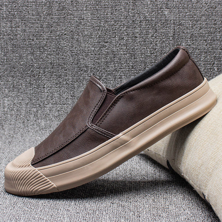 Moderne sneakers da uomo, calzature versatili e comode per il quotidiano. Stile casual ed elegante per ogni occasione.