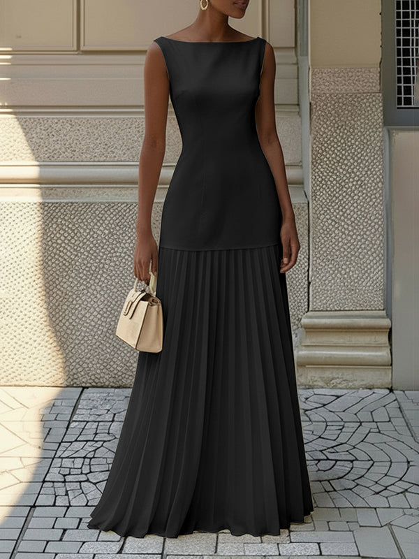 Versatile set donna elegante plissettato, scollo a barca, spacco laterale. Disponibile in vari colori.