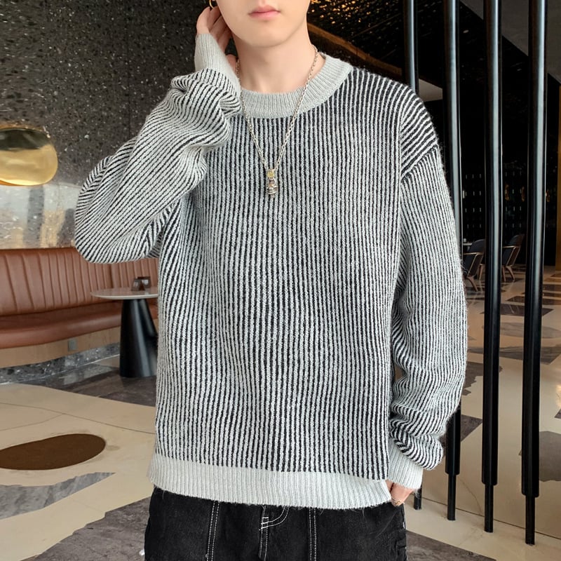 Maglione girocollo uomo oversize grigio, maglia invernale comoda per un look casual di tendenza.