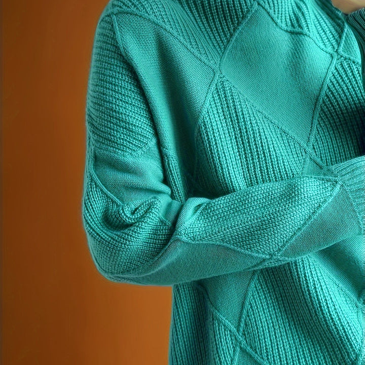 Maglione collo alto donna versatile, perfetto per stili eleganti o casual in autunno e inverno.