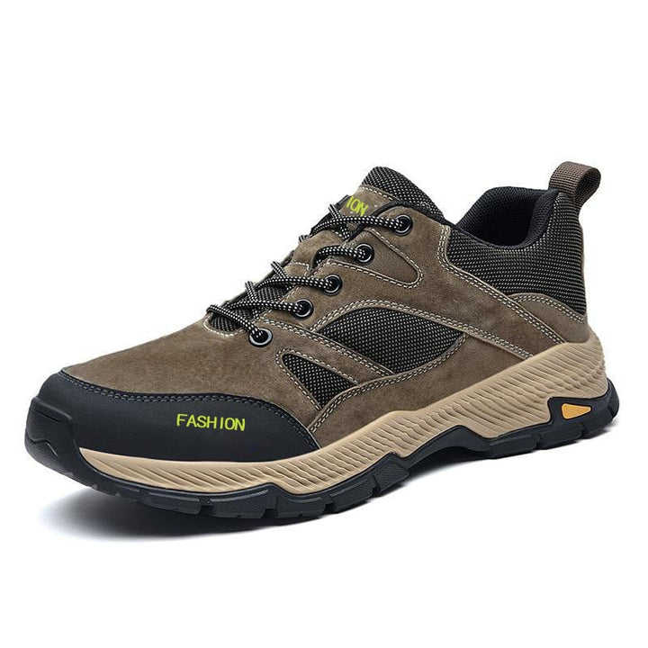 Scarpe da ginnastica uomo con suola piatta, design moderno. Perfette per running e stile casual.