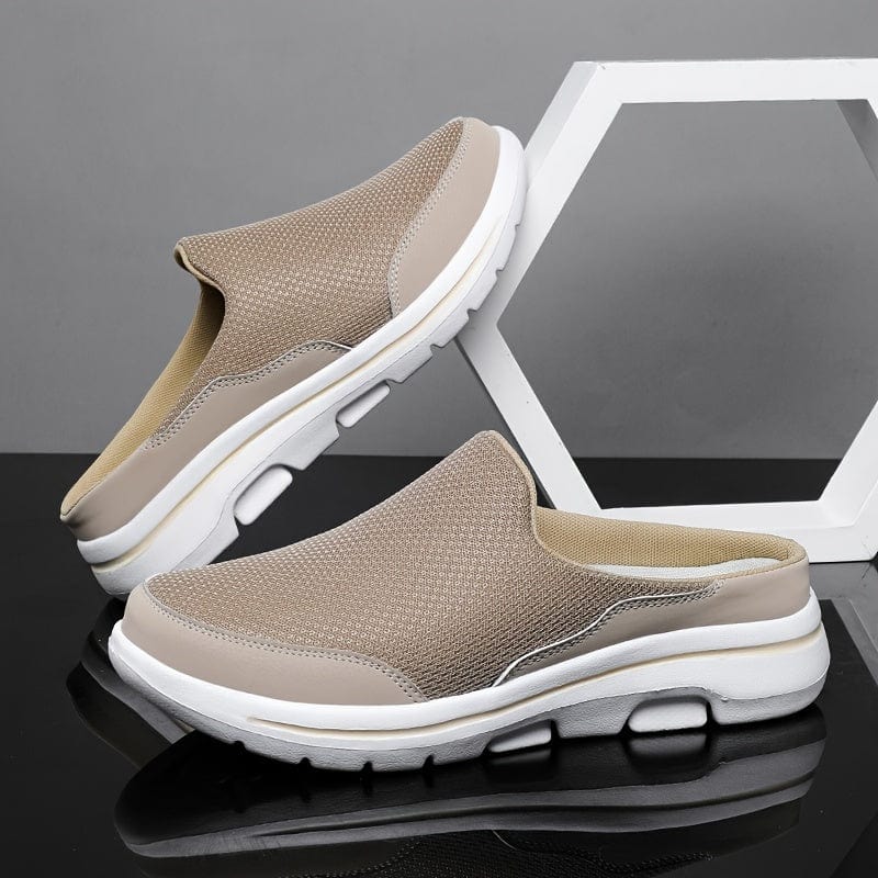 Eleganti mocassini da uomo neri slip-on, perfetti per un look versatile e quotidiano.