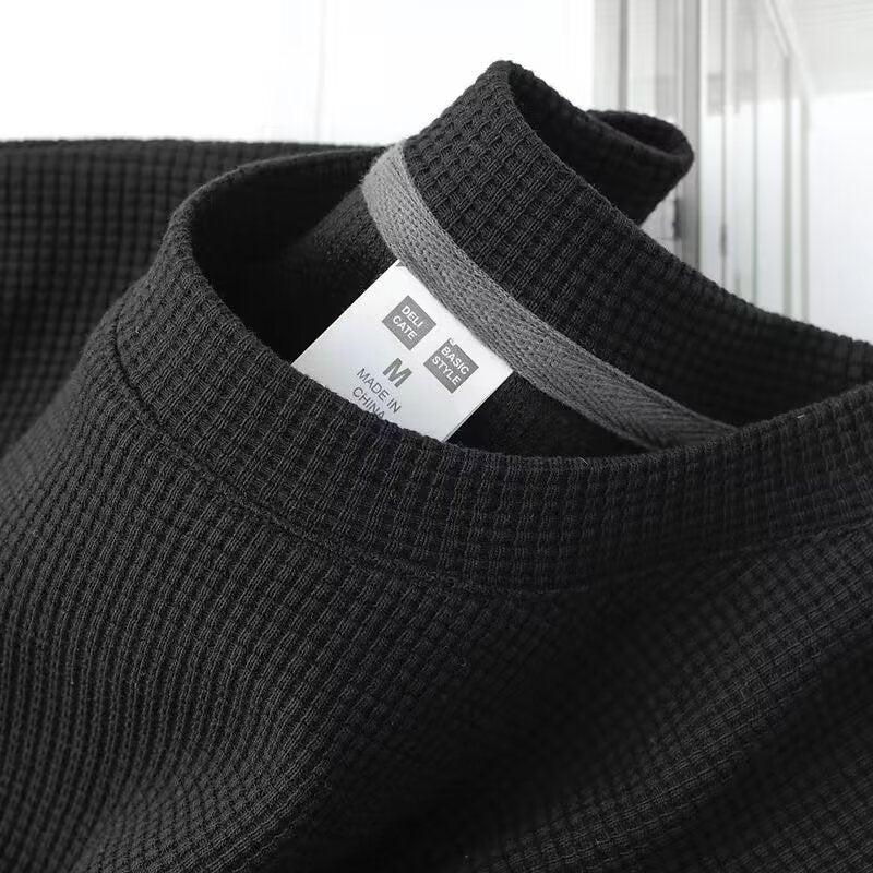 Maglia uomo estiva a maniche corte, traspirante e confortevole per le giornate calde.