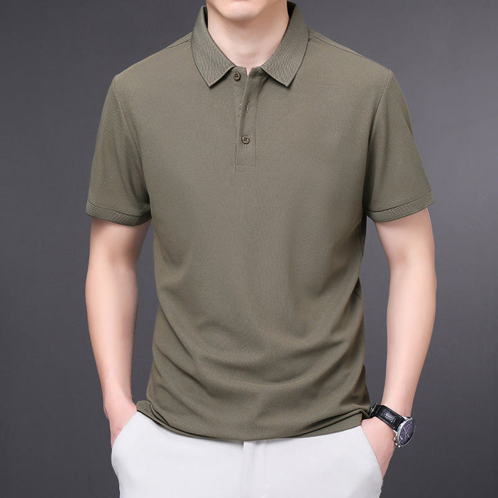 Camicia uomo estiva con colletto a rever e vestibilità slim. Stile moderno, ideale per outfit business casual.