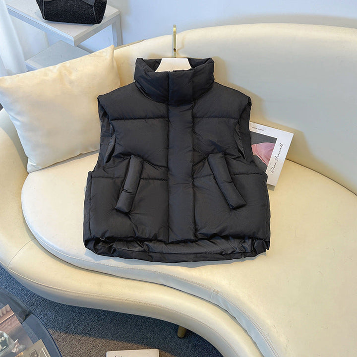Gilet imbottito corto donna per inverno, caldo e stiloso. Perfetto capo spalla per moda femminile.