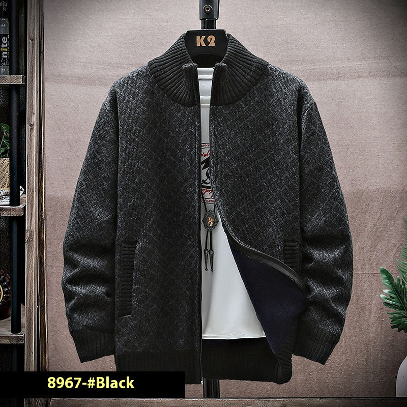 Cappotto uomo elegante con zip frontale, ideale per autunno/inverno e stile maschile.