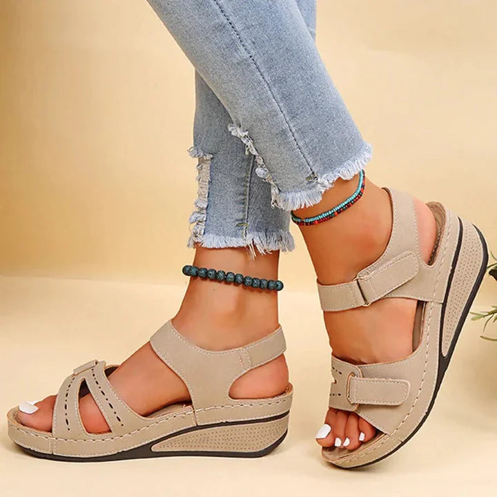 Sandali donna con innovativo supporto arco plantare e suola traspirante, comfort duraturo per i tuoi piedi.