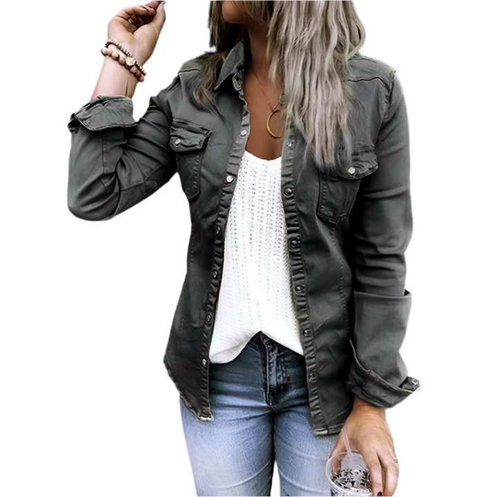 Giacca in denim da donna, perfetta per stratificare e completare il tuo outfit.