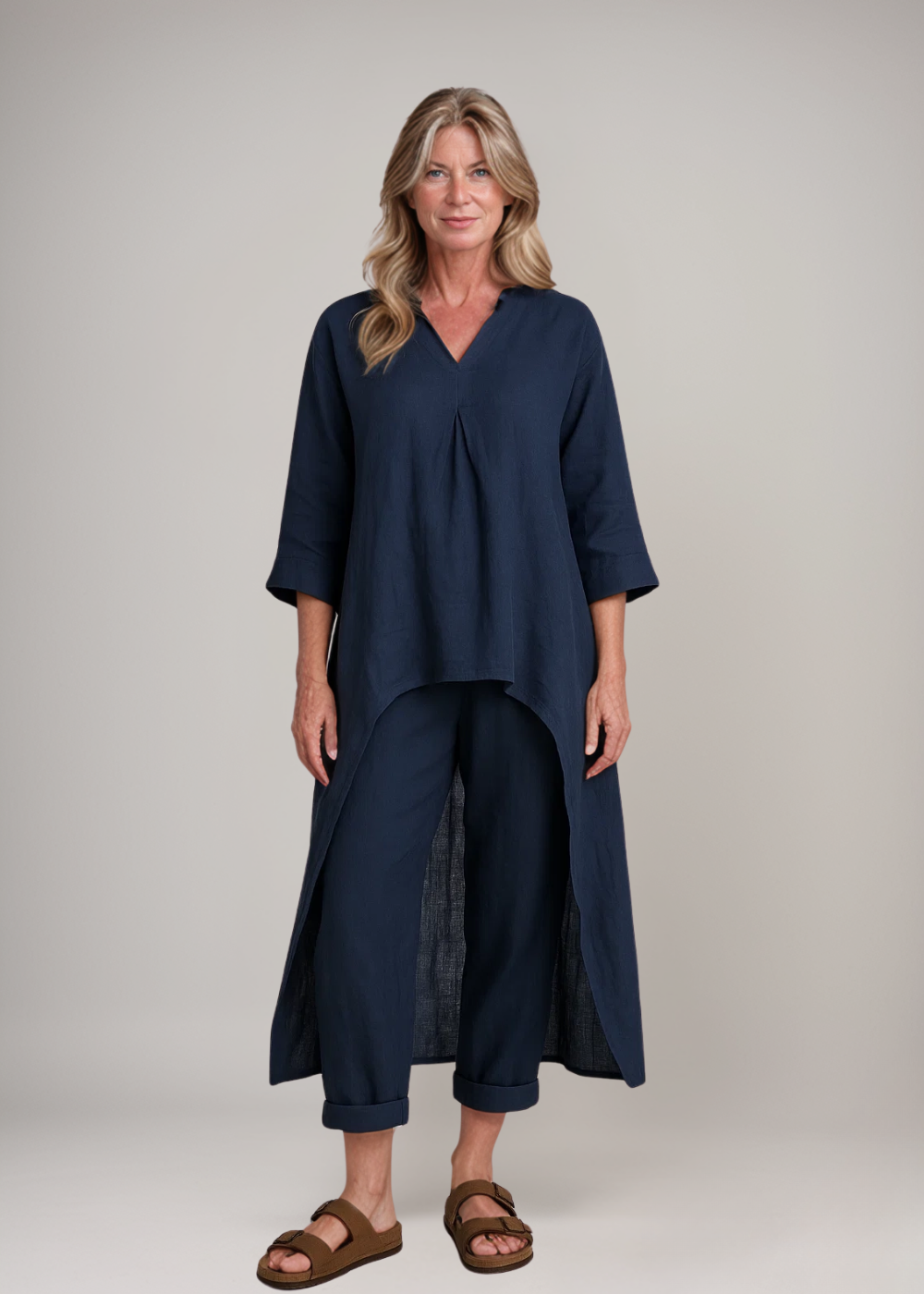 Completo donna estivo casual: tunica leggera e pantaloni comodi, perfetto per la moda primavera/estate.