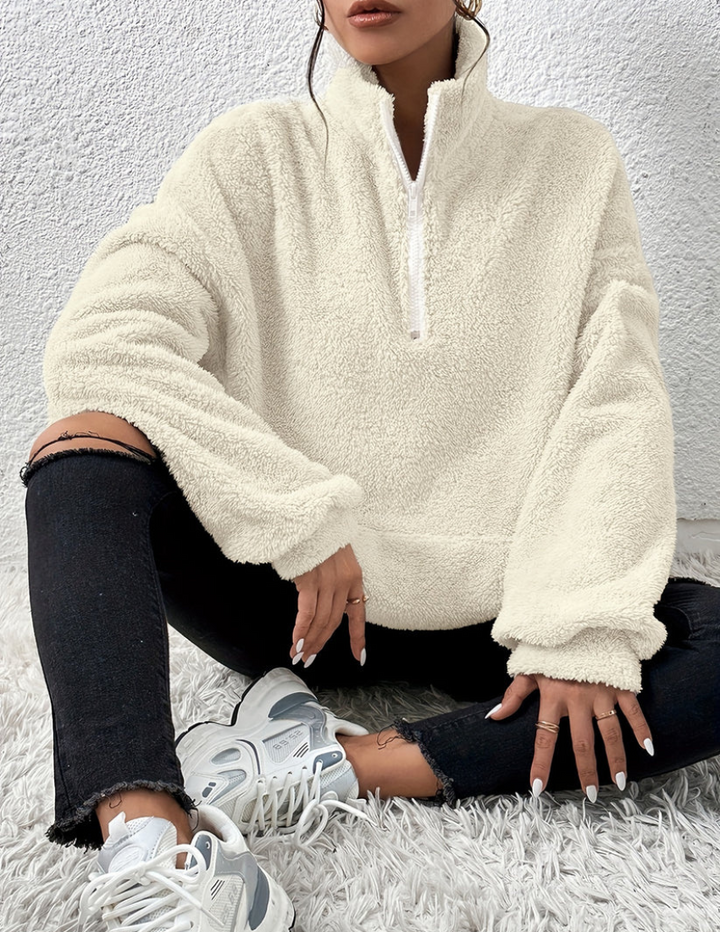 Maglione donna trendy, soffice e rilassato. Look casual per autunno e inverno. Comodo, versatile, maniche lunghe.