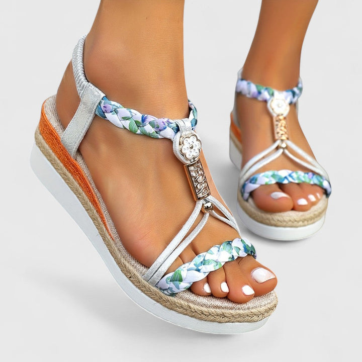 Eleganti sandali con tacco donna per look raffinato, comfort assicurato. Ideali come scarpe da sera.