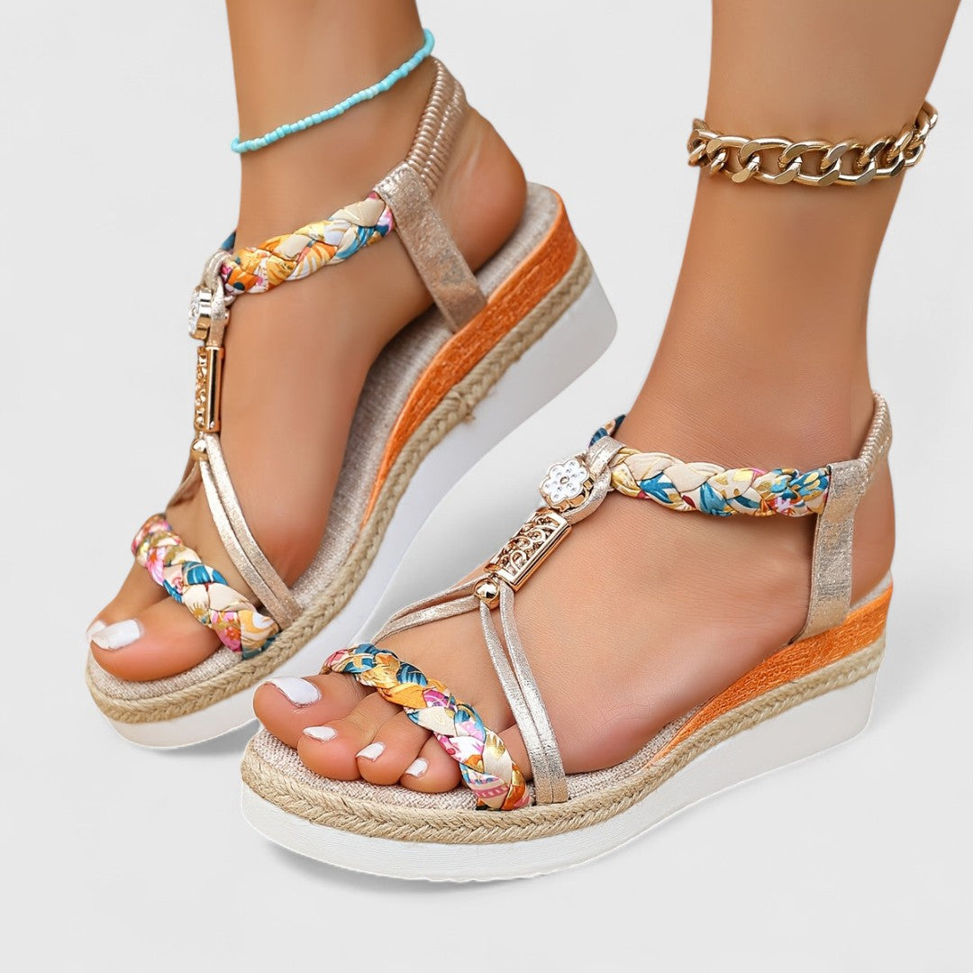 Sandali donna con tacco comodi ed eleganti, ideali per look raffinato e moda femminile estiva.