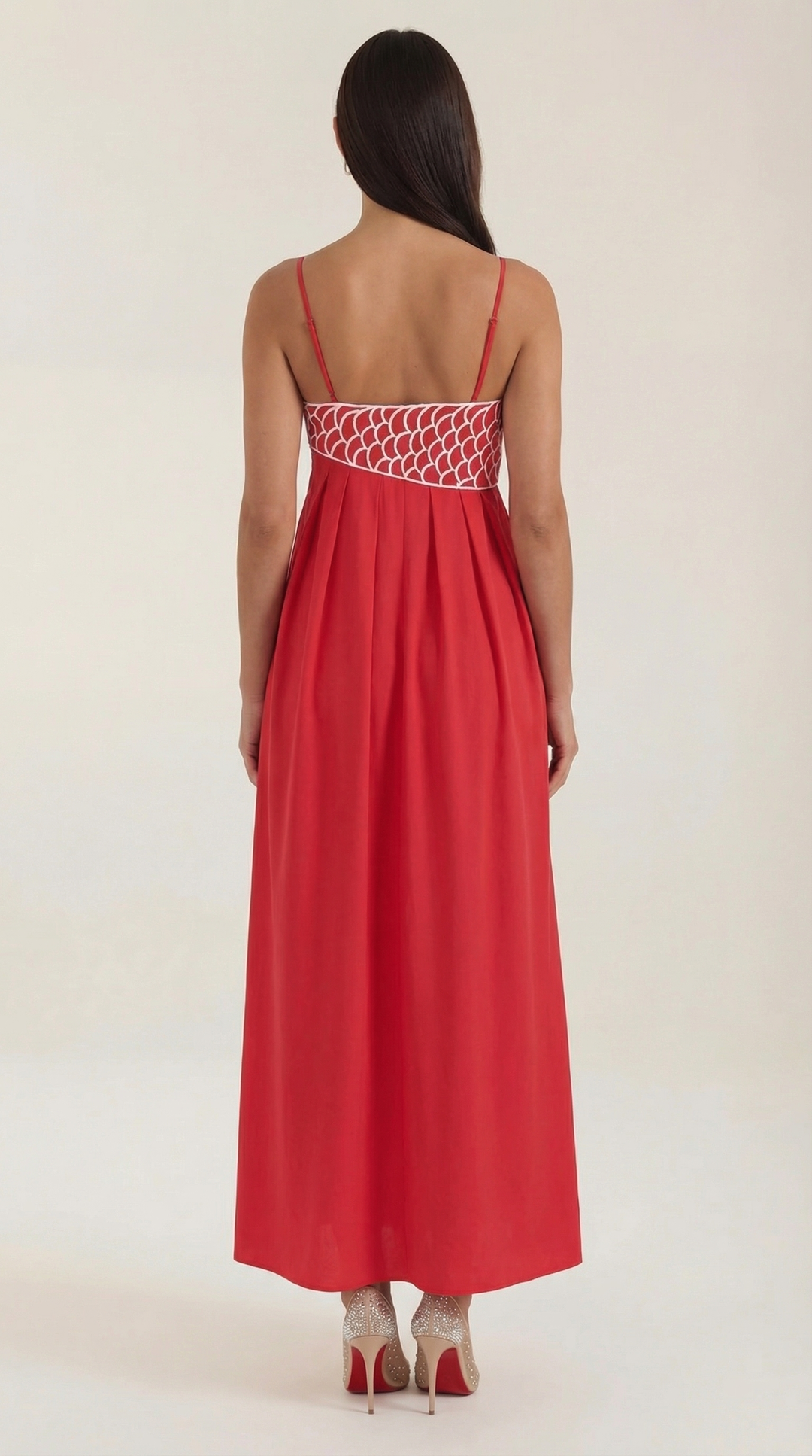Abito lungo donna nero, con ricamo floreale e vita impero. Elegante per primavera/estate e serate speciali.