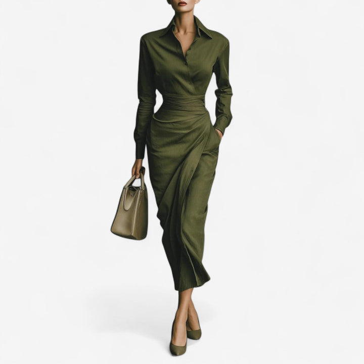 Abito midi donna elegante verde con colletto a camicia e drappeggio, perfetto per primavera/autunno.