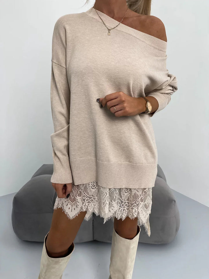 Abito corto da donna in maglia, modello oversize con orlo in pizzo. Ideale per un look romantico e comodo.