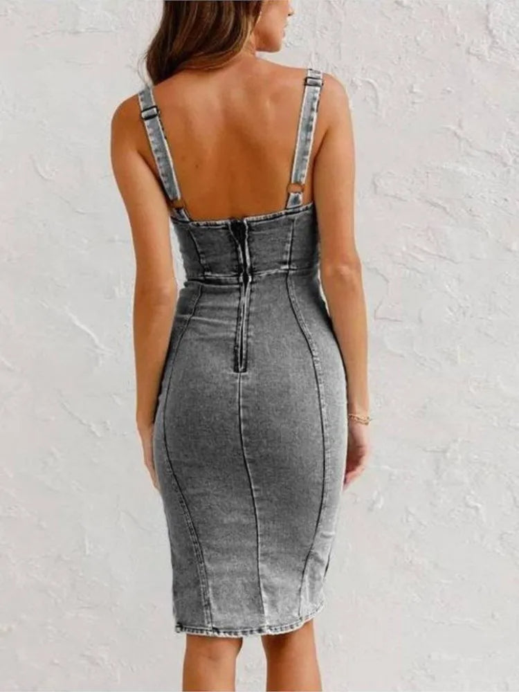 Vestito modellante femminile elegante con zip, ideale per look moderni e confortevoli.