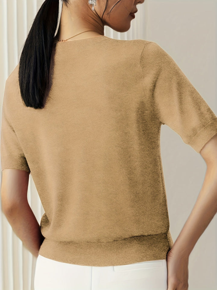 Maglietta donna comoda a maniche corte, vestibilità regolare, per outfit casual.