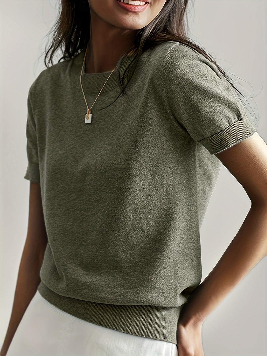 Maglietta da donna casual, maniche corte, un must-have per un look senza tempo.