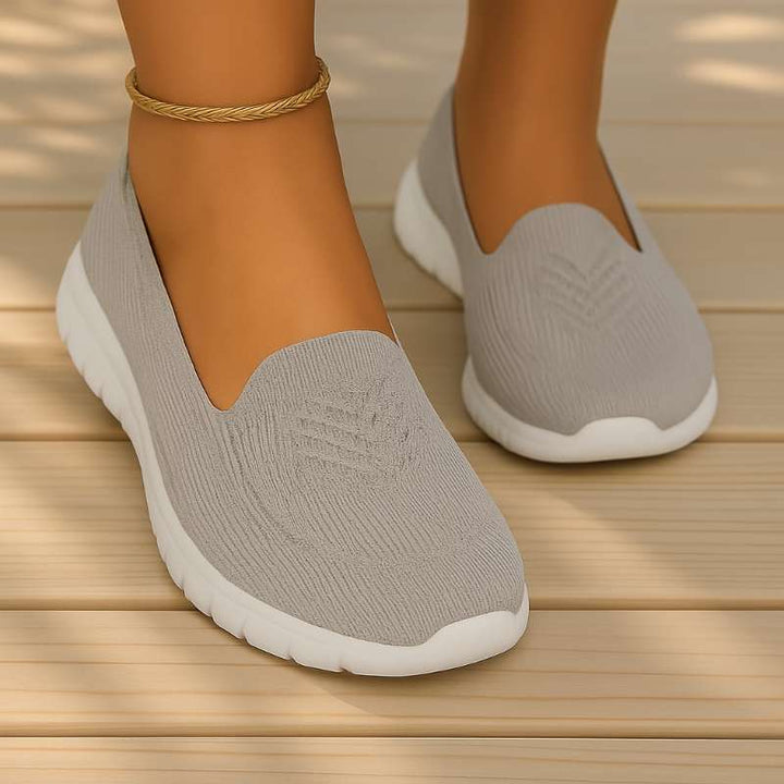 Scarpe ortopediche donna, leggerezza, supporto e comfort per camminate e tempo libero.