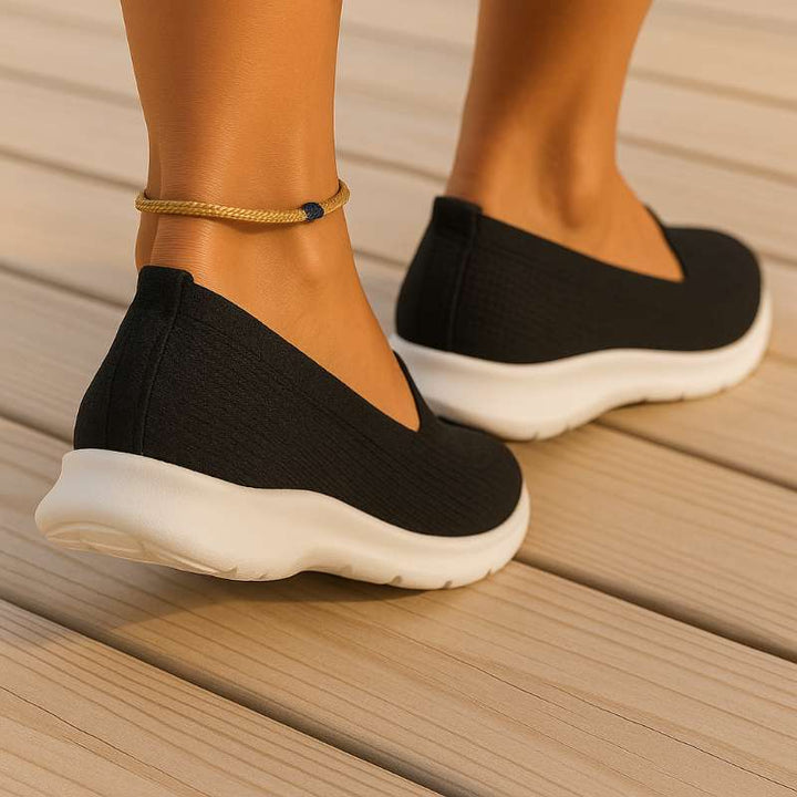 Sneakers donna slip-on ortopediche, leggere e traspiranti, offrono supporto ergonomico.