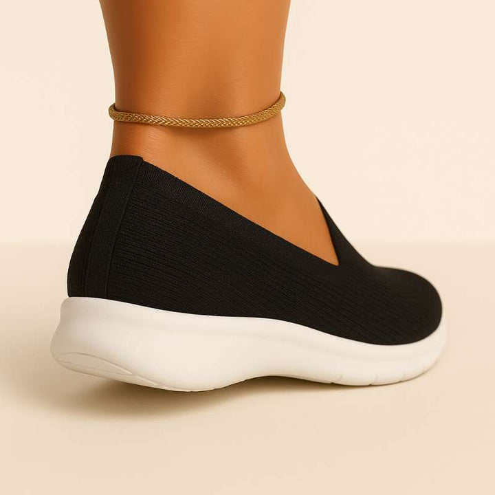 Scarpe donna slip-on, leggere e comode, con supporto ortopedico per attività casual.