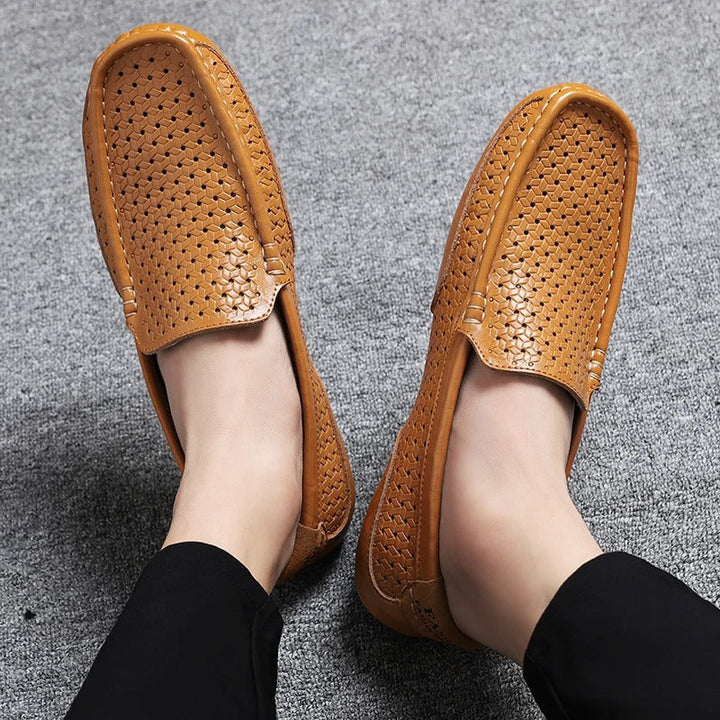 Scarpe slip-on uomo mocassini neri, per un look casual ed elegante, comodi e traspiranti.