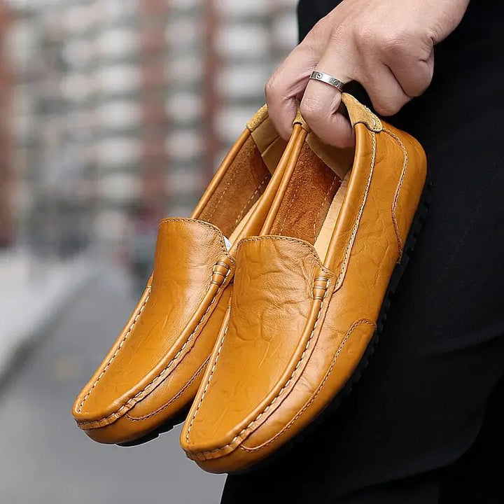 Mocassini uomo marroni, slip-on, per comfort e stile quotidiano, moda casual elegante.