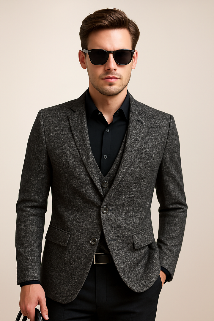 Blazer uomo slim fit, taglio sartoriale per look eleganti e casual, vestibilità moderna.